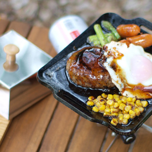 849 IW90[sanitize]30　イワタニ ジュニアコンパクトバーナー専用 極厚鉄板 9mm 遮熱板・ケース・蒸し焼き蓋付き