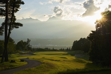 「シャトレーゼヴィンテージゴルフ倶楽部」平日ペアセルフプレー券  ゴルフ場  体験 ゴルフ 八ヶ岳 山梨県 北杜市 [h029]