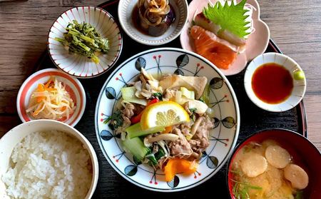 瀬戸内沿いの古民家カフェで楽しむ地元食材たっぷりのお食事チケット3,000円分 (1,000円×3枚) 食事券 古民家 カフェ むすび bettei 地元食材 チケット 瀬戸内 三原 広島 036002