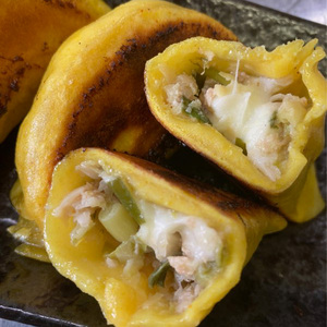 しあわせの黄色いチーズ＆バター餃子39個(13個×3) 冷凍餃子 ギョーザ ぎょうざ 中華 チーズ バター 小分け 冷凍食品 焼くだけ 惣菜 冷凍 肉 豚肉 F4F-4059