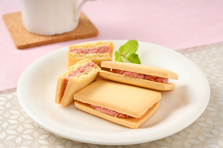 御用邸の花（10個入り 1箱) お菓子 菓子 おかしの城 お土産 那須町 銘菓 個包装 人気 有名〔A-50〕
