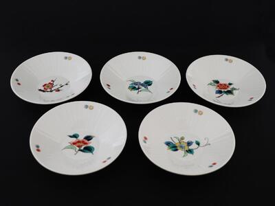 九谷焼　4.5号皿揃　草花絵変り （5枚セット）a01 食器 キッチン雑貨 キッチンアイテム 雑貨 小物 お皿 丸皿 食卓 テーブルコーディネート 取り皿 