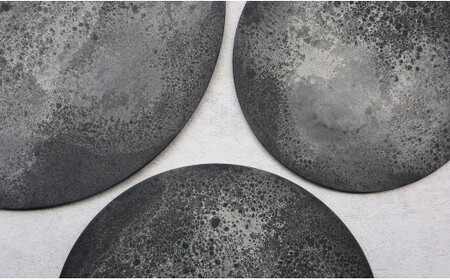 有田焼 moonsurfaceplate (L/M/S) 3枚組 フラットプレート ３枚セット お皿 料理が引き立つプレート プロ仕様プレート ギフト お皿 おすすめ 強化磁器 月 シンプル シック お皿 まるふく A70-136 