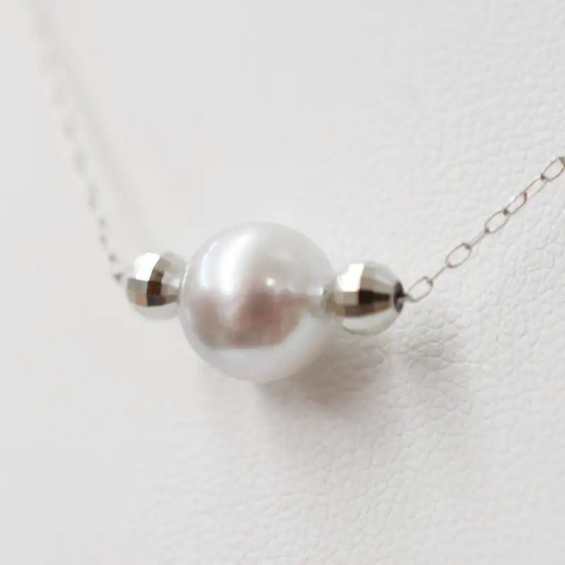 S085-372_8.5mm - 9mm ネックレス あこや 真珠 ナチュラルカラー 1粒 ネックレス ペンダント K18 珍珠 シリコン入りミラーボール 【K18WG】
