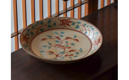 有田焼 粟田花鳥絵 6.5寸皿 21cm 【山忠】食器 器 うつわ 皿 深皿 メイン皿 盛皿 ボウル サラダボウル  アンティーク レトロ ノスタルジック かわいい ハレの日 赤 ブルー 45000円 ed024