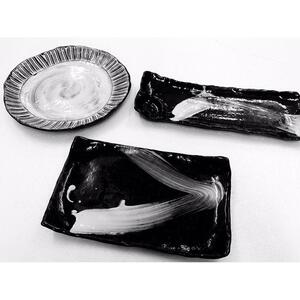 貴重な黒御影土を使い、白化粧で絵付けまで出来る陶芸体験チケット