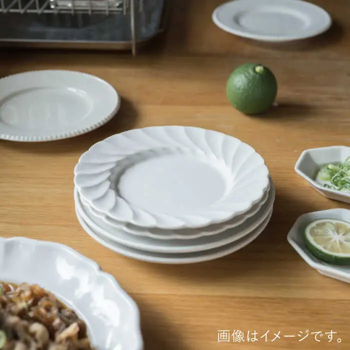 【波佐見焼】輪花丸皿 白マット 2枚セット 食器 皿【イロドリ】[KE52] 波佐見焼