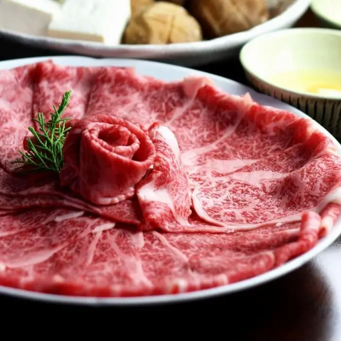 【定期便6回コース】博多和牛 ザブトンと肩ロース芯スライス  しゃぶしゃぶ・すき焼き用（300g×2）T217R