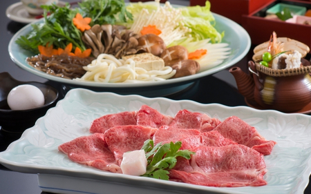 伊賀牛 【料亭旅館三田清（みたせ）】（3名様）特撰伊賀牛 すき焼きコースお食事券 伊賀牛 【mita0005】