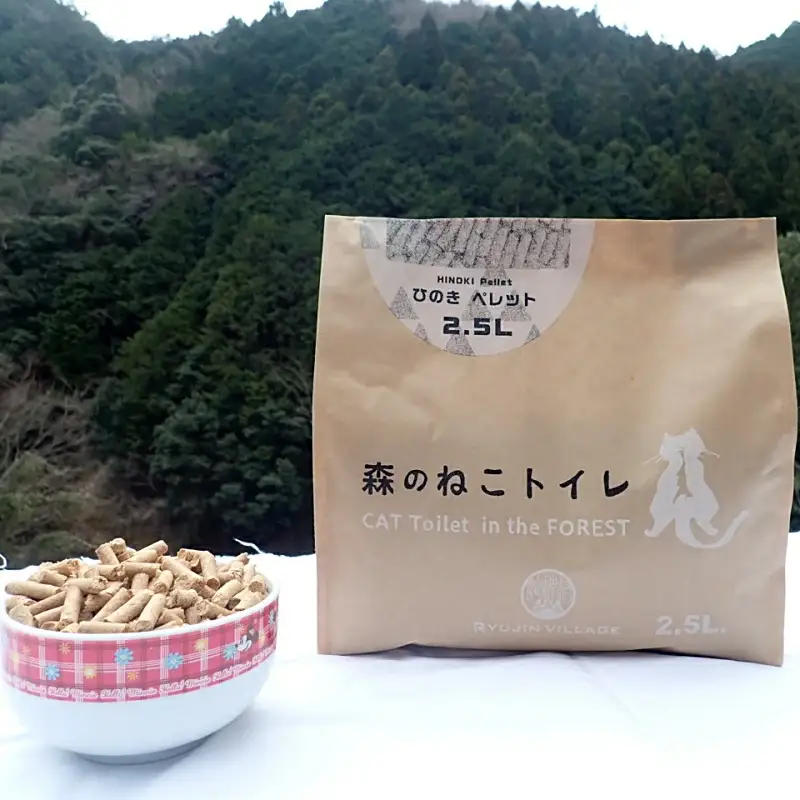 森のねこトイレ　固まらないペレット（2.5L）と くずれるタイプ（5L） / ねこトイレ ネコトイレ 猫トイレ ペットトイレ 猫砂 システムトイレ用 国産 ヒノキ 檜 紀州ひのき 紀州ヒノキ 抗菌 消臭 防カビ 防虫 CO2削減 エコ エコな砂 簡単処分 【kgk008】