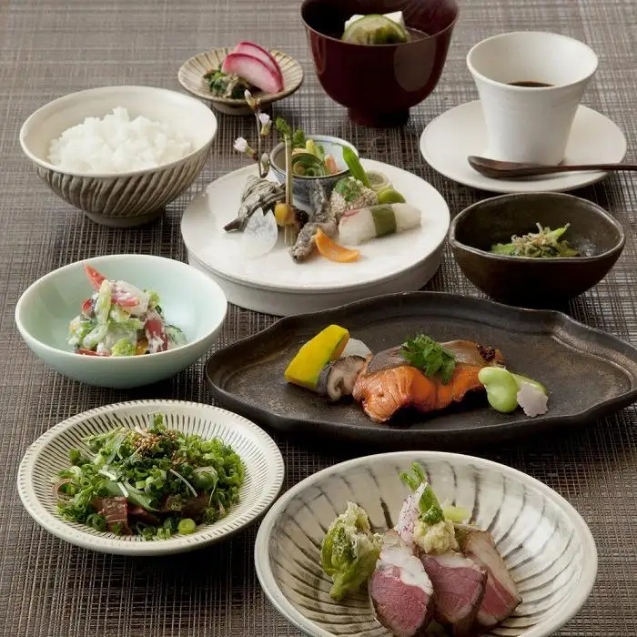 東京・有楽町で味わう坐来大分 贅沢 コース料理 お食事券「豊海」1名様分