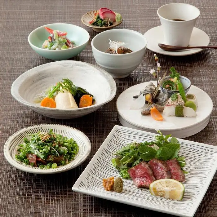 東京・有楽町で味わう坐来大分 贅沢 お食事券「豊山」ペアチケット