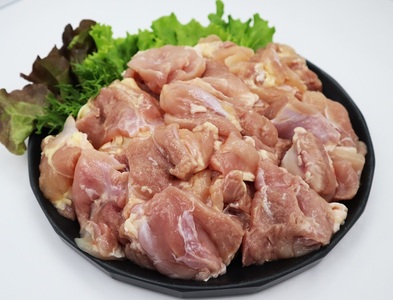 【定期便】 チキンヒーロー 1kg×3袋  合計3kg×2回 長州どりもも肉切身 300g×6パック 合計1.8kg×2回 毎月発送 全4回 お肉 定期便 長門市 チキンバー 唐揚げ 小分けパック カット済み 簡単料理 お弁当 子供 大人気 アレンジ料理 地鶏 オリジナル地鶏 山口県産 (1544)  