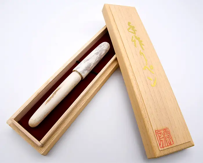 平井木工挽物所 × 北海道福島町産蝦夷鹿の角『高級万年筆』 FKB013