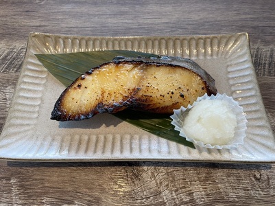 厚切りギンダラ食べ比べセット（西京漬：120g×5切・煮つけ：120g×5切） (a19-034)