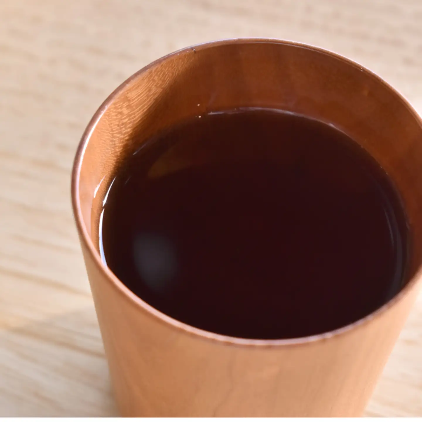 【Hacoa】食卓に温もりを添える天然木チェリーのコップ「Wooden Cup」 スマホスタンド 卓上