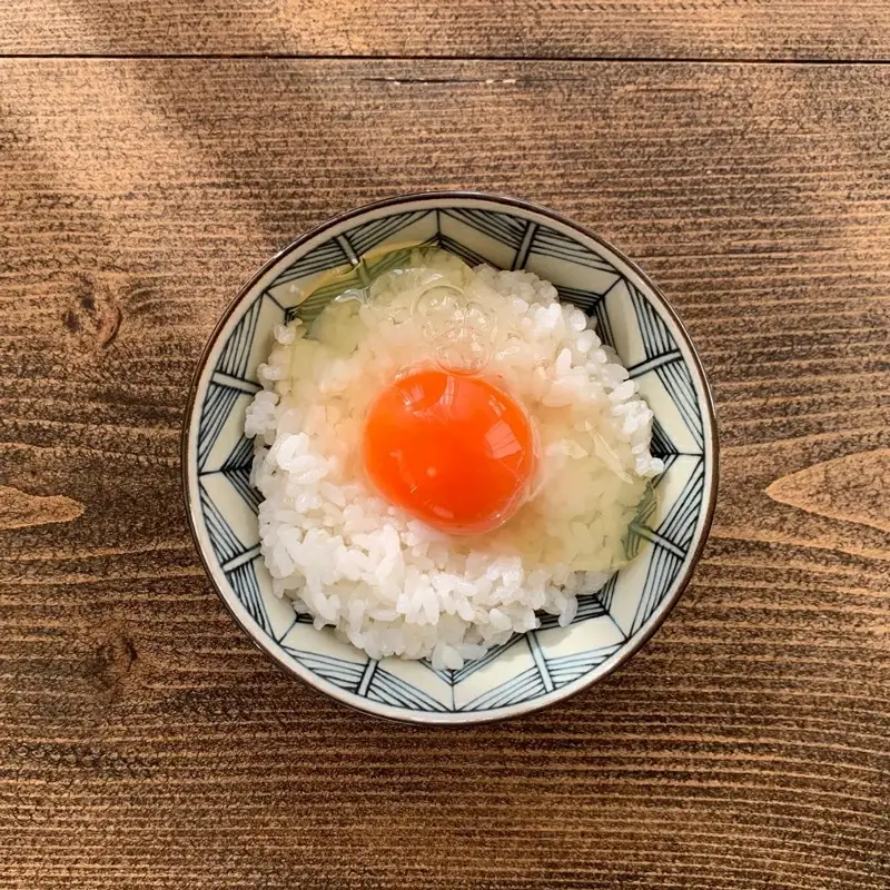 新鮮！超濃厚！新屋養鶏場の【新寿卵】- 卵 鶏卵 50個+10個 60個 割れ保障込 たまご タマゴ 玉子 玉子焼き 卵かけご飯 オムレツ 料理 人気 おすすめ 沖縄県 八重瀬町【価格改定】