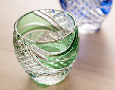 江戸切子 冷酒杯〈魚子流し紋〉緑 カガミクリスタル T535-2044-CGR| 冷酒杯 日本酒 江戸切子