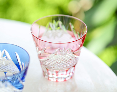 江戸切子 冷酒杯〈富士〉カガミクリスタル T615-2950-CAU | 冷酒杯 日本酒 江戸切子