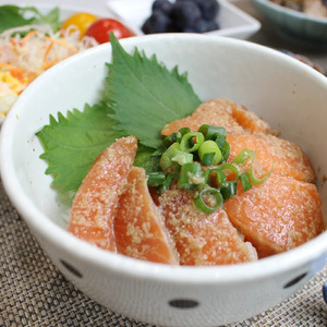 漬け丼の具 (サーモン ぶり タラ) お刺身 (しめさば 炙り)セット 味付き 丼 しょうゆたれ ごまたれ｜どんぶり 刺し身 詰め合わせ 福袋 ブリ づけ丼 冷凍 小分け 岩手県大槌町 いわて ご飯のお供 海鮮丼の具 魚 たら 詰合せ 石山水産 海鮮 iwate 三陸 大槌