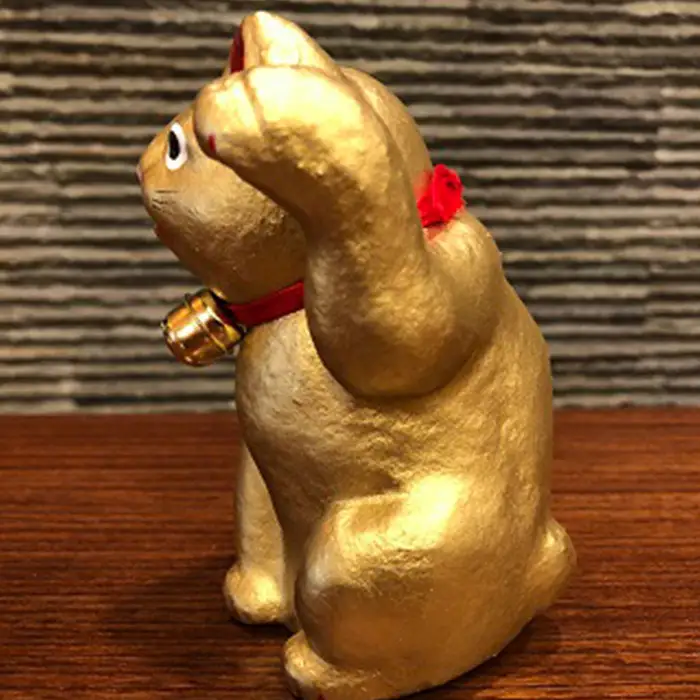 【鴻巣の赤物】招き猫（金） 縁起物 ギフト 置物 インテリア 商売繁盛 金運 風水 開運招福 開業祝い 居酒屋 カフェ レストラン 美容室 まねきねこ コンパクト おしゃれ かわいい 玄関 猫好き 送料無料 No.005-03
