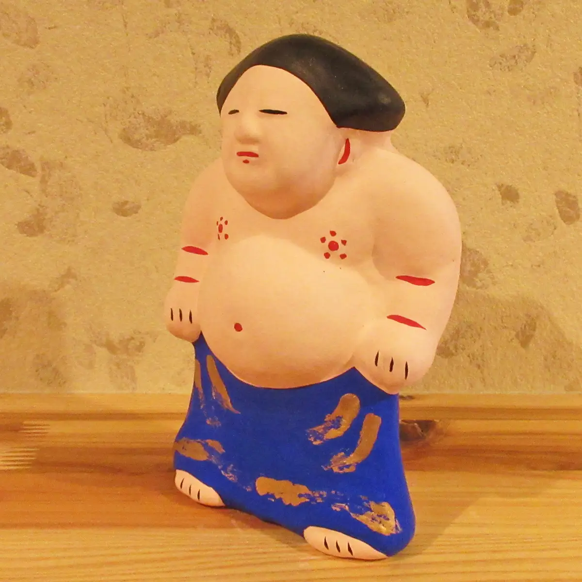 M-AC8.【長谷寺詣で人気の土産品】出雲人形　力士（化粧まわしの色 青）