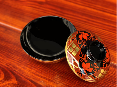 【伝統工芸品】【秀衡塗】煮物椀 秀衡椿紋 蓋付 1個入れ【ocy915-tsu-1】