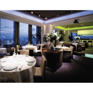 【東京丸の内】Sens & Saveurs（サンス・エ・サヴール）北海道白糠食材SPECIALディナーコース 4名様_Y240-0540
