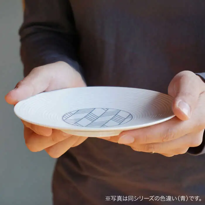 【波佐見焼】和モダン七宝＆矢羽 15cm取り皿 ペアセット グレー【永峰製磁 eiho】[RA82]