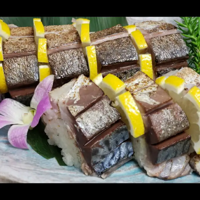 室戸の炙り鯖寿司とうなぎの蒲焼きセット