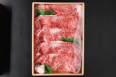 極上近江牛 モモ すき焼き・しゃぶしゃぶ用 500g 株式会社びわこフード(近江牛専門店 万葉) 滋賀県 東近江市 B-D15 すき焼き しゃぶしゃぶ 和牛 牛肉 A5 A4