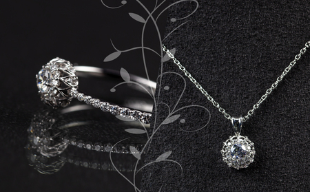 pt900 ダイヤモンド リング 0.32ct & ネックレス 0.21ct  豪華2点セット （set677-971） 鑑別書 保証書 ケース 付 ／ ジュエリー アクセサリー 宝石 プラチナ ギフト プレゼント 贈り物 記念日 お祝い 誕生日 人気 高級 山梨県 西桂町【n0540_liz_C】