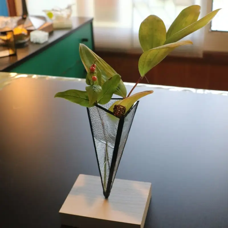 花器 花瓶 三角錐 一輪挿し｜花瓶