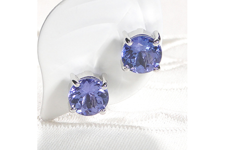 一粒ピアス プラチナ PT900 天然タンザナイト ラウンド 大粒 2.4ct スタッドピアス 【f221-pt】