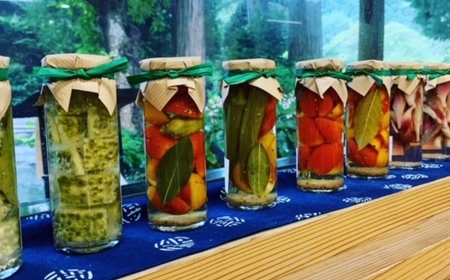 秩父宮記念公園内の畑で収穫した野菜を使った季節のピクルス 瓶詰（大2本・小2本） ｜ ぴくるす 酢漬け 漬物 10000円 1万円以内
