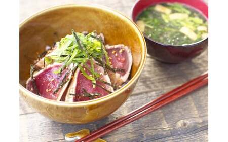 焼きが命！ 藁焼き かつおのたたき 1kg (藻塩付き) 訳あり サイズふぞろい / 鰹 かつお カツオのたたき 鰹のたたき 冷凍 真空  【nks103C】