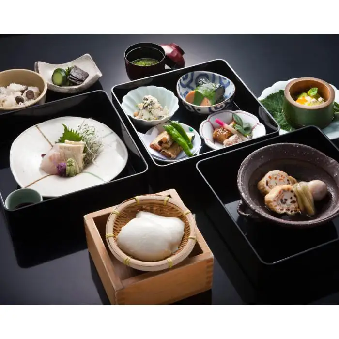 「豆腐懐石くすむら」で利用できるお食事券10,000円分（1,000円×10枚）
