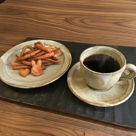 かいぞくかりんとうとドリップコーヒーのセット(Aコース) かりんとう 手作り おやつ 無添加 国産 素材 子ども 年配 安心 手作業 職人 こだわり お菓子 サクサク 食感 懐かしい 素朴な味 自家焙煎 ドリップコーヒー セット 愛情 たっぷり 花林　イチオシ コーヒー
