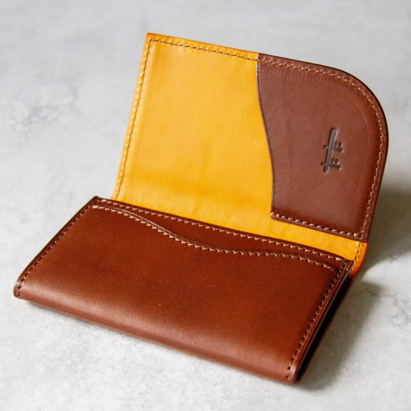 名刺入れ tanikoオリジナル（メインカラーキャメル×サブカラー焦茶）レザー 革製品 [AXAP013]