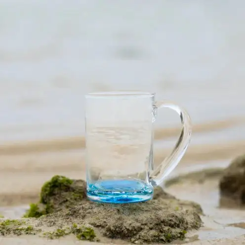 【RYUKYU GLASS WORKS 海風】オキナワオーシャン　ジョッキグラス ☆ 琉球ガラス 読谷村 沖縄 海の色 碧 蒼 青 ビアジョッキ 中ジョッキ うちなーすぐりむん 清涼感 地場産品 手作り 人気商品 サイズ違い有 プレゼントに 涼しさ演出 お祝いに オススメ 伝統工芸品