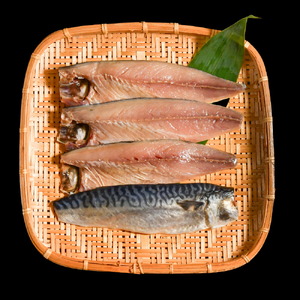 毎日シリーズ サバ文化醤油干し 4枚入り 金華山沖 寒鯖 おかず おつまみ 冷凍 太田屋醤油 塩竈市 宮城県 間宮商店 毎日 簡単 便利 魚　mm00008