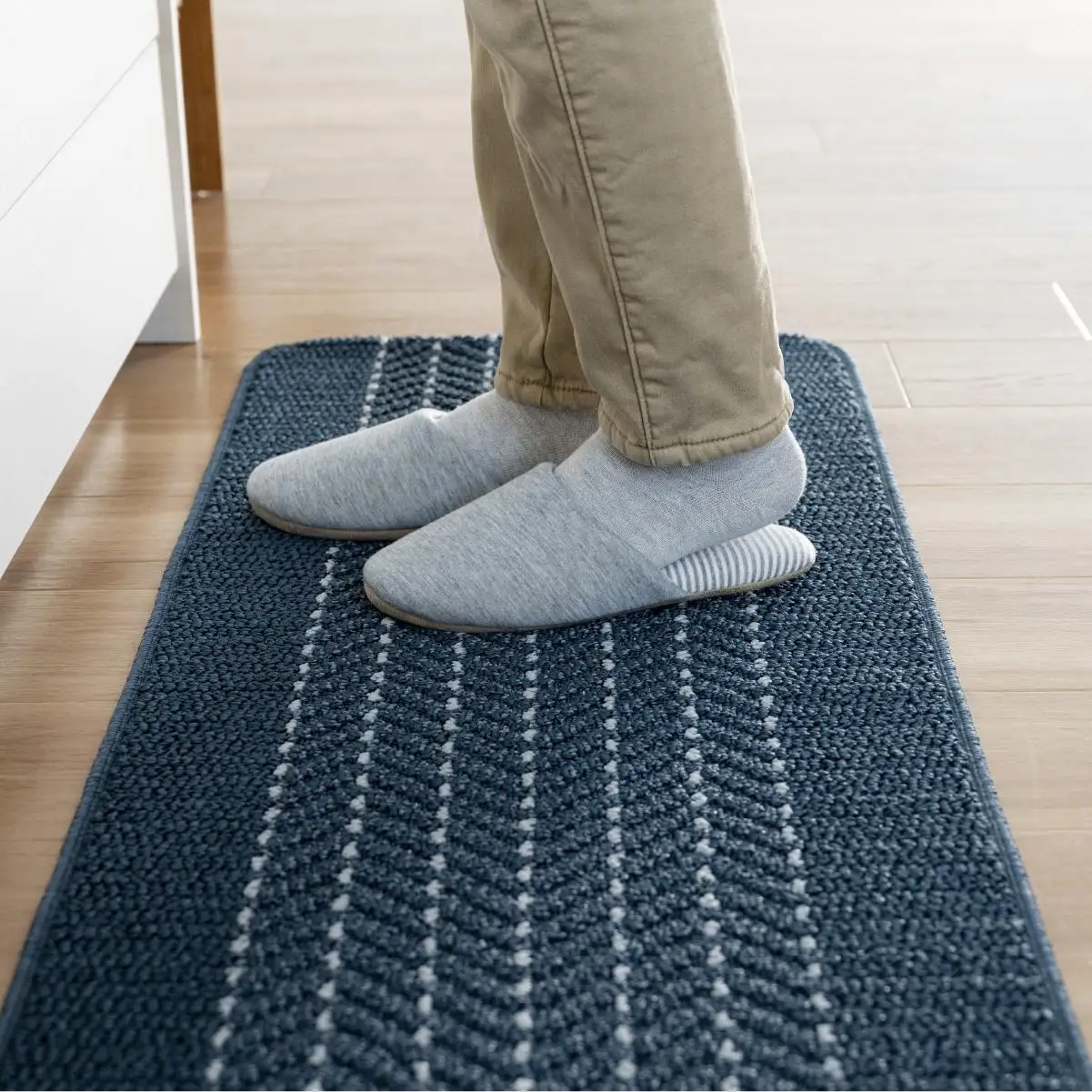 【ネイビー】優踏生 洗いやすい キッチンマット 約45cm×180cm 洗える 滑り止め 防汚