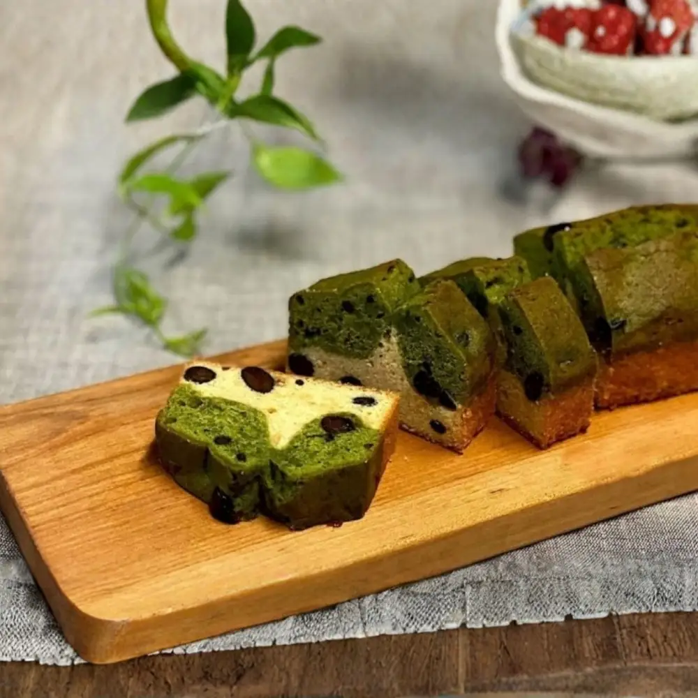 保存料・着色料は使用せず、三重県産高級小麦粉を使ったHideka.5のパウンドケーキ　かぶせ茶と黒豆のパウンドケーキ　フルサイズ1本　Hideka.5【パウンドケーキ お取り寄せ グルメ スイーツ お菓子 おやつ 洋菓子 ケーキ かぶせ茶 お茶 黒豆 ギフト 贈り物 三重県 四日市市 四日市】