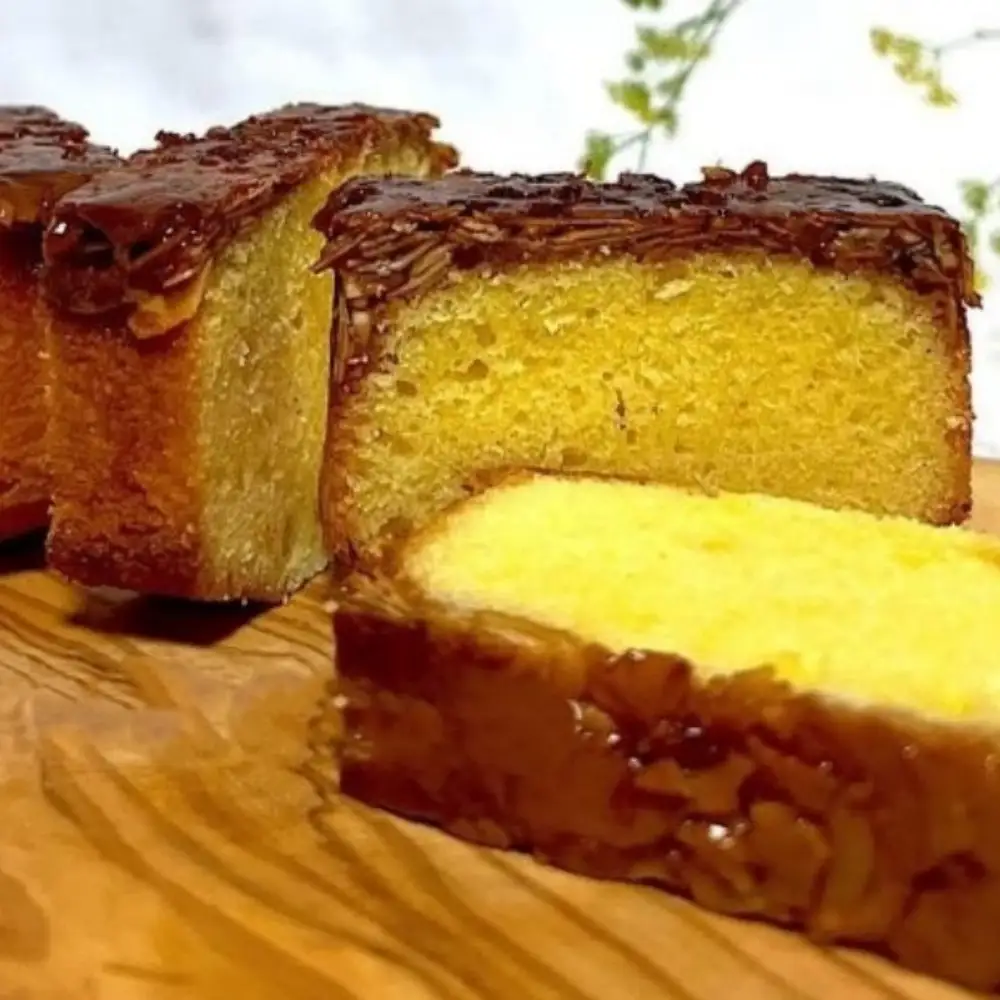 保存料・着色料は使用せず、三重県産高級小麦粉を使ったHideka.5のパウンドケーキ　キャラメルソルトフロランタン　フルサイズ1本　Hideka.5【パウンドケーキ お取り寄せ グルメ スイーツ お菓子 おやつ 洋菓子 ケーキ キャラメル ソルト フロランタン ギフト 贈り物 三重県 四日市市 四日市】