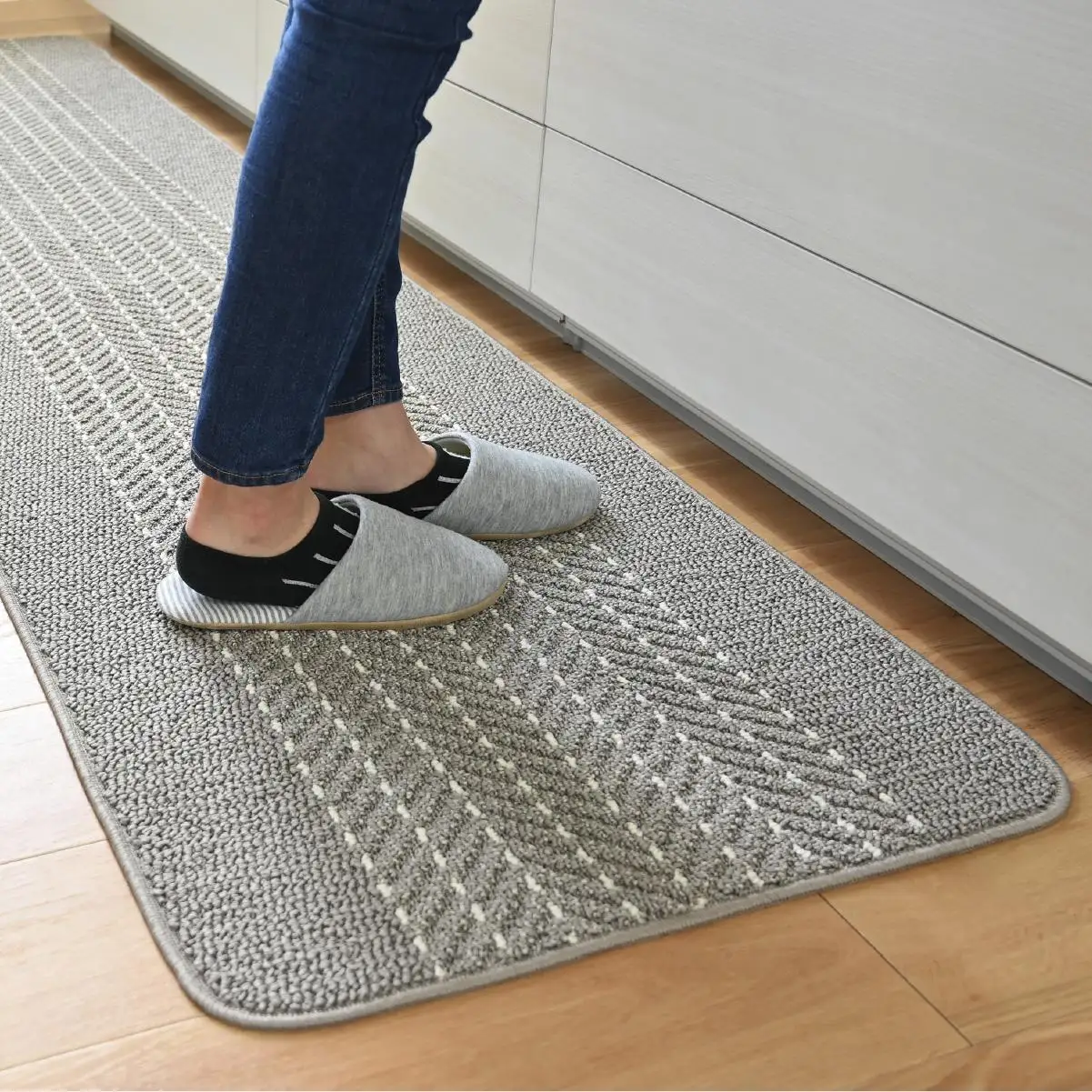 【グレー】優踏生 洗いやすい キッチンマット 約45cm×240cm 洗える 滑り止め 防汚