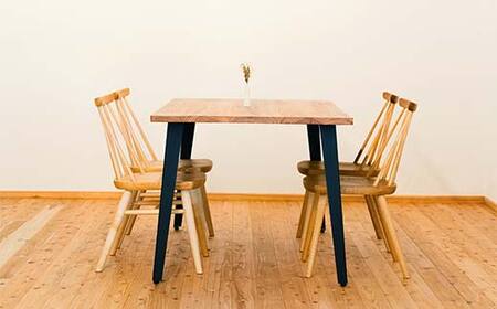 FKK19-20A_Podia 小国杉無垢天板ダイニングテーブル（エッジ脚）完全受注生産（決済確認から4～6ヵ月ほどお時間いただきます）
