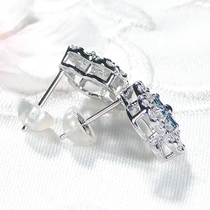 ピアス PT900 プラチナ ダイヤモンド ブルーダイヤ 0.8ct クローバー 四つ葉 フラワー 花 スタッドピアス【f251-pt-bd】 ALPAZ116