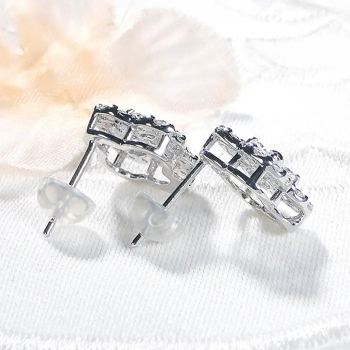 ピアス PT900 プラチナ ダイヤモンド 0.8ctクローバー 四つ葉 フラワー 花 スタッドピアス【f251-pt-d】 ALPAZ117
