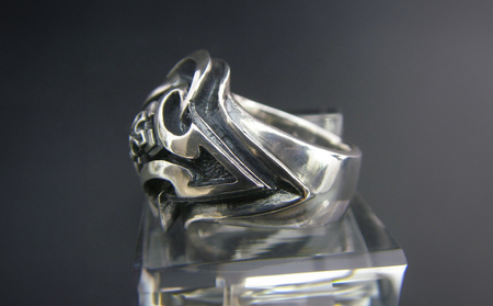 Medium Pyramid cross ring ｜ ピラミッドクロスリング リング 指輪 シルバーリング シルバー シルバー925 しっかり ボリューム ハンドメイド 手作り ゆびわ りんぐ リング 指輪 シルバー アクセサリー 925 ハンドメイド 選べる サイズ ジュエリー アクセ ファッション 人気 シンプル ギフト プレゼント 年末年始 お中元 お歳暮 内祝い 快気祝い					