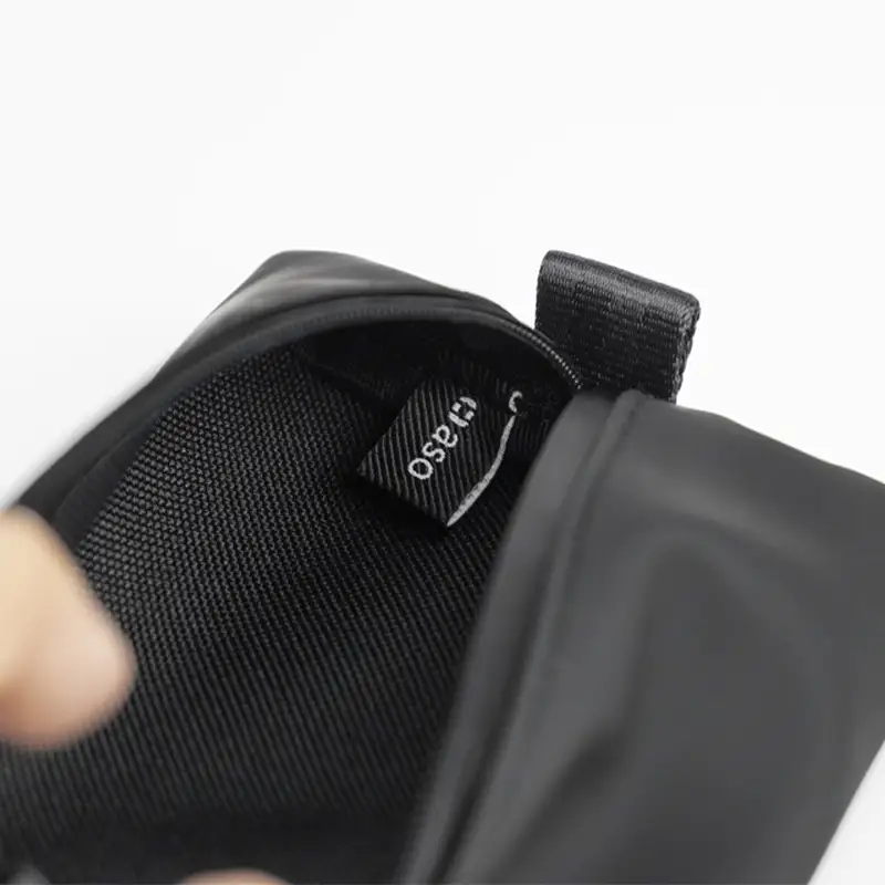 タフトポーチ ブラック Mサイズ センターファスナー 約150mm×110mm